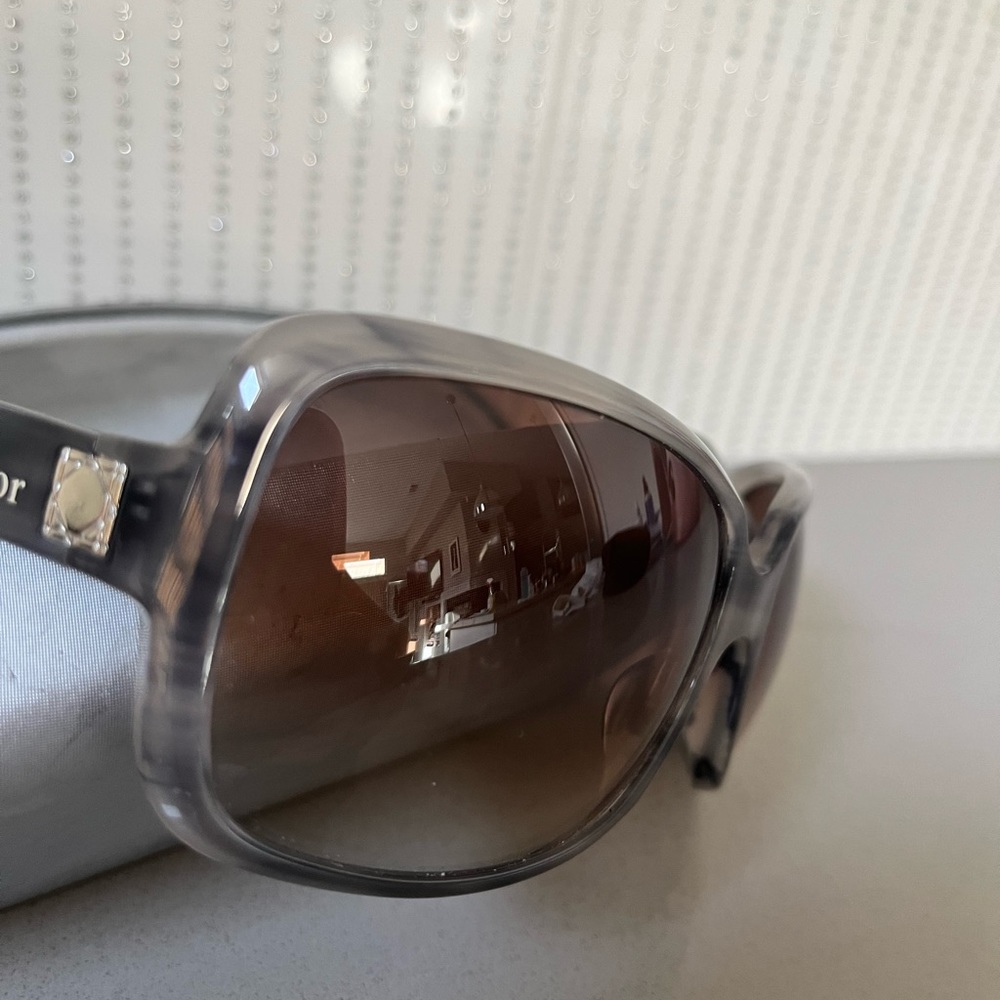 Dior Tortoise Shell Grey Oversized Sunglasses - image 4